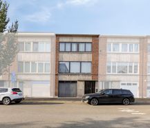 Huis te koop in Merksem met tuin en garage