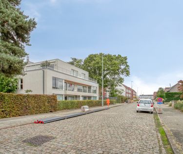 Instapklaar appartement met zonnig terras te koop in Rumbeke