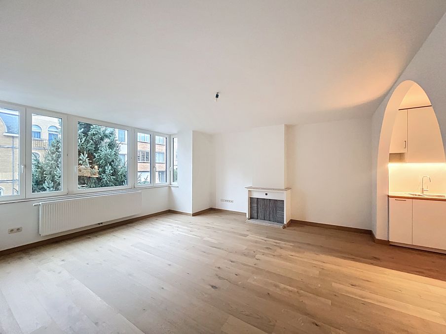 Julien Hanssens: Gerenoveerd 3-slpk appartement