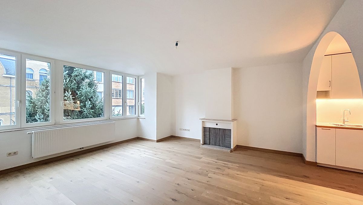 Julien Hanssens: Gerenoveerd 3-slpk appartement
