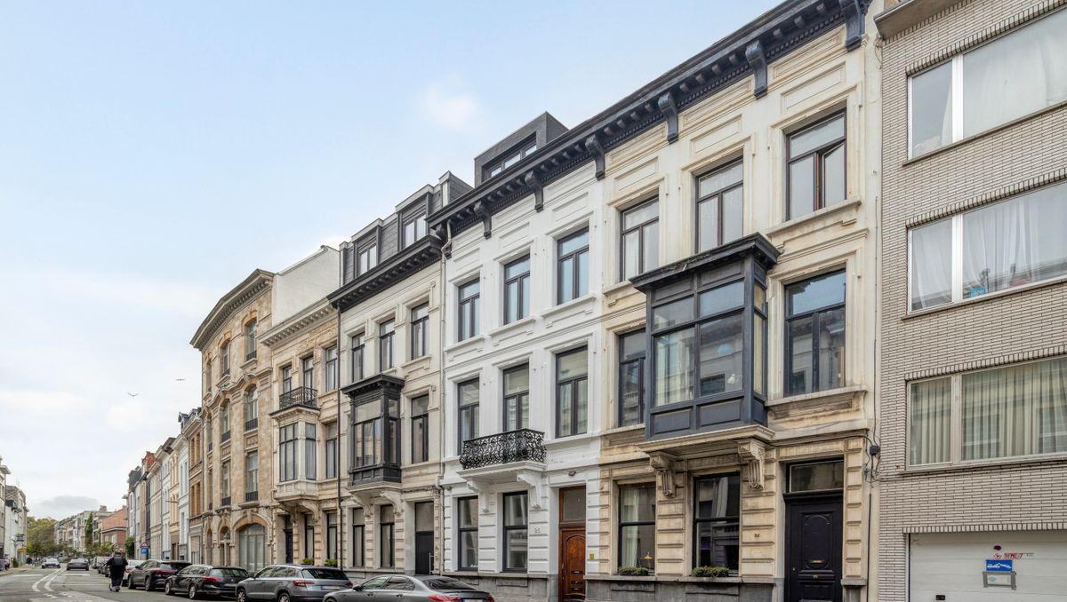 Uniek herenhuis met tuin en garage te koop in Antwerpen