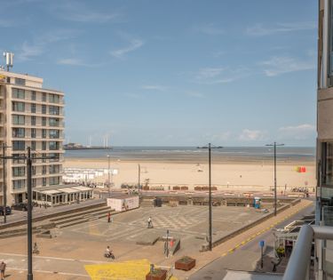 Gerenoveerd appartement met zeezicht te koop in Knokke-Heist