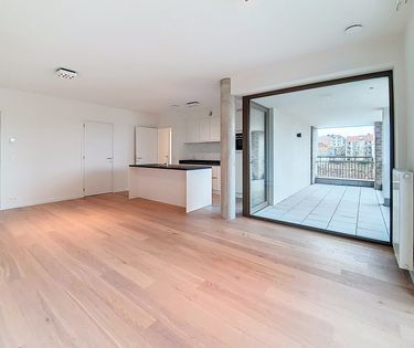 Brussel: 2 slaapkamer appartement + terras - Tour & Taxis