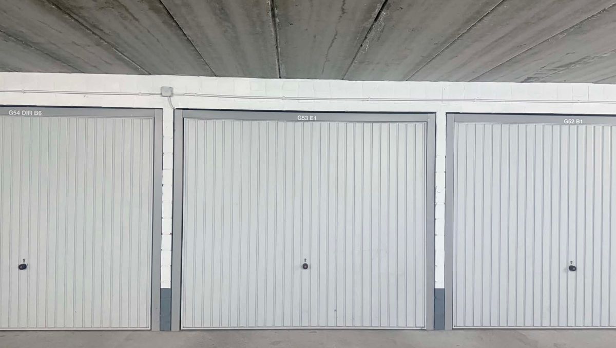 Garage box bien situé à vendre sous Zeedijk Middelkerke !