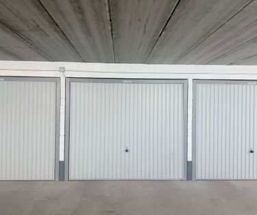 Garage box bien situé à vendre sous Zeedijk Middelkerke !