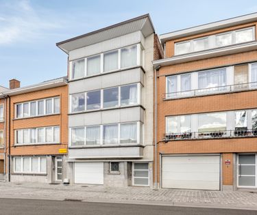 Tweekamerappartement met groot privéterras, privé tuin en autostaanplaats in Strombeek