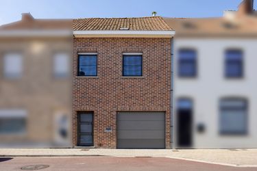 Maison avec garage intérieur à vendre au cœur de Harelbeke