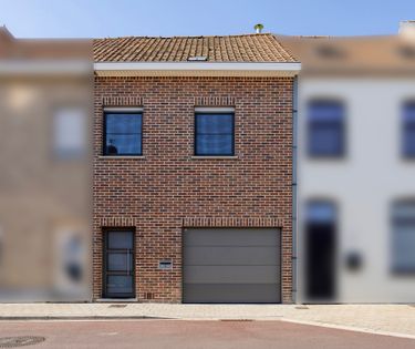 Maison avec garage intérieur à vendre au cœur de Harelbeke
