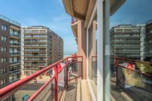 Appartement de 2 chambres prêt à emménager avec vue latérale sur la mer !