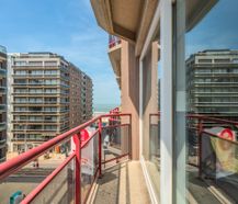 Appartement de 2 chambres prêt à emménager avec vue latérale sur la mer !