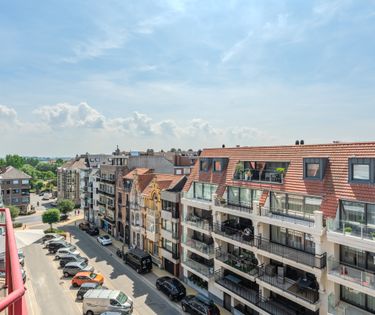 Appartement de 2 chambres prêt à emménager avec vue latérale sur la mer !