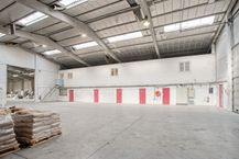 Entrepôt (environ 1 680 m²) à vendre à Ronse