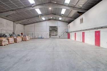 Entrepôt (environ 1 680 m²) à vendre à Ronse
