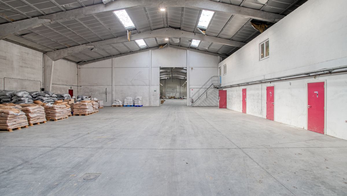 Entrepôt (environ 1 680 m²) à vendre à Ronse