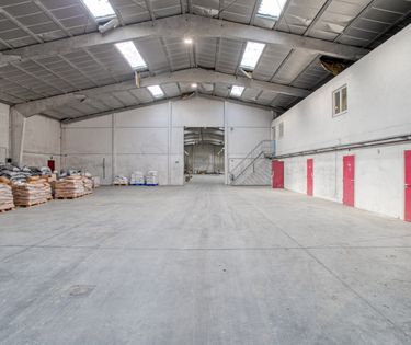 Entrepôt (environ 1 680 m²) à vendre à Ronse