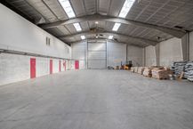 Entrepôt (environ 1 680 m²) à vendre à Ronse
