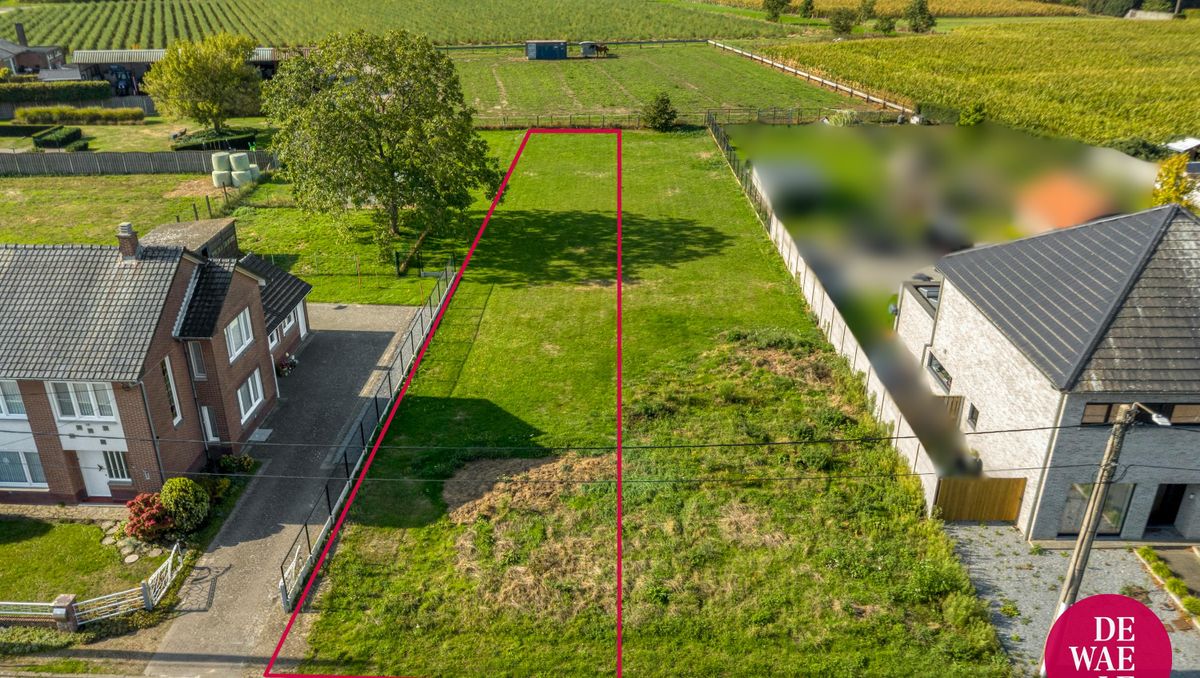 Bouwgrond halfopen bebouwing te koop in Elen 696 m²