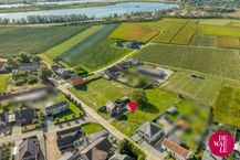 Bouwgrond halfopen bebouwing te koop in Elen 696 m²