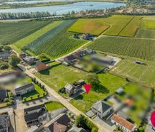 Bouwgrond halfopen bebouwing te koop in Elen 696 m²
