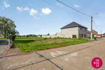 Bouwgrond halfopen bebouwing te koop in Elen 696 m²