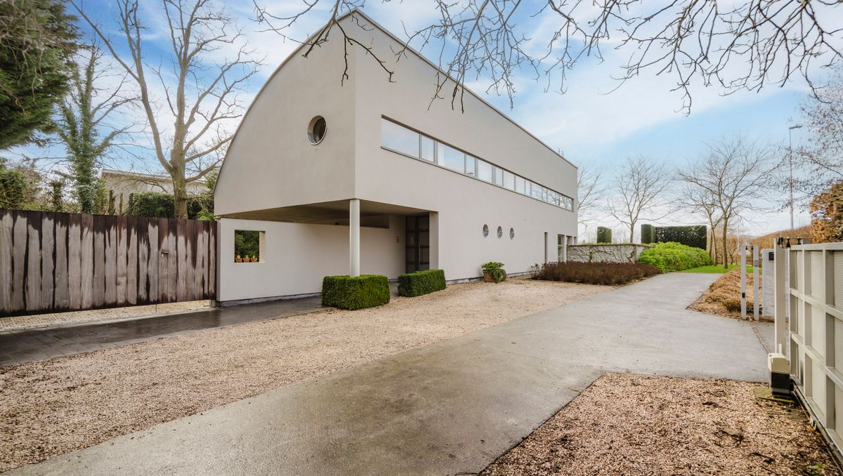 Unieke villa te huur in Kortrijk!