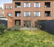 Gerenoveerd appartement met tuin te huur in centrum Wilrijk