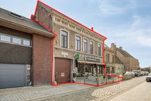 Herenhuis met handelszaak te koop in Kaprijke