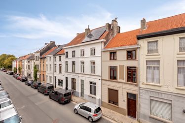 Knappe burgerwoning met 4 slaapkamers te Gent