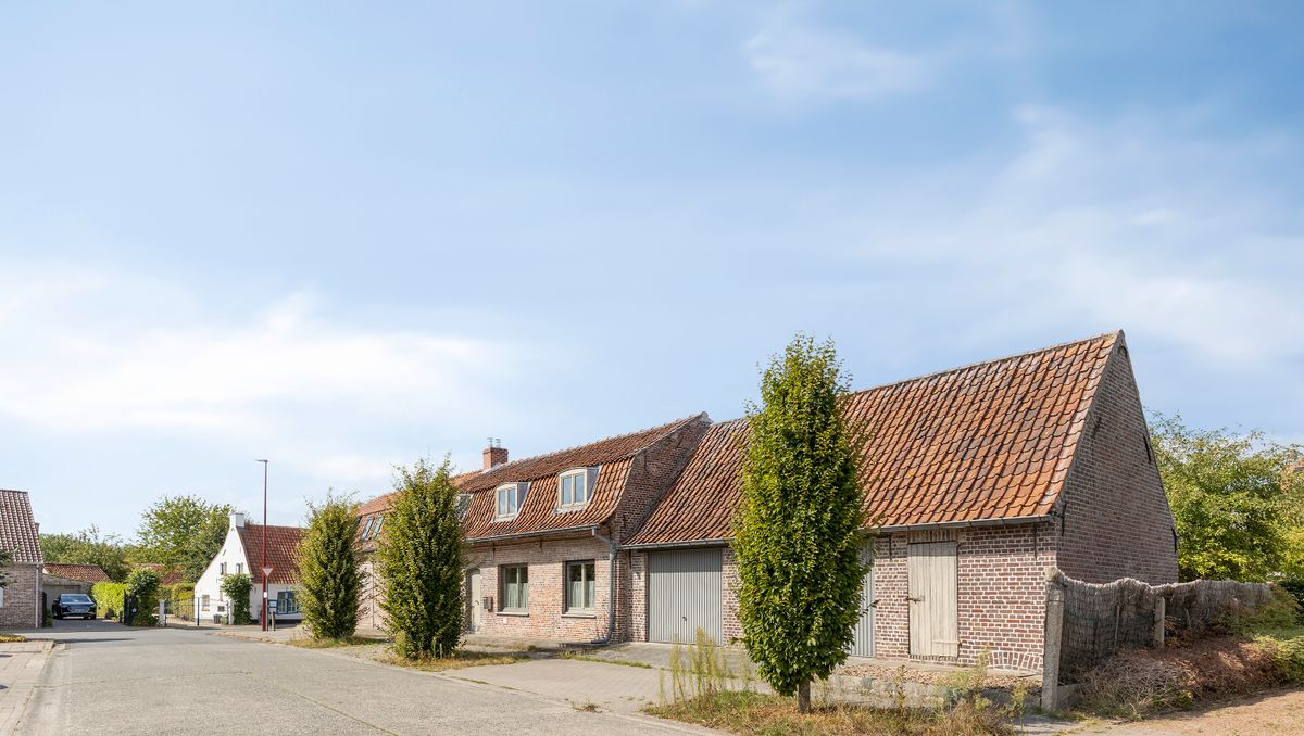 Parel vol authenticiteit in centrum Hansbeke