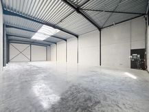 Verhuurde nieuwbouw KMO-unit te koop in Roeselare