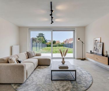 Maison de 3 chambres prête à emménager avec abri pour voitures à Izegem !