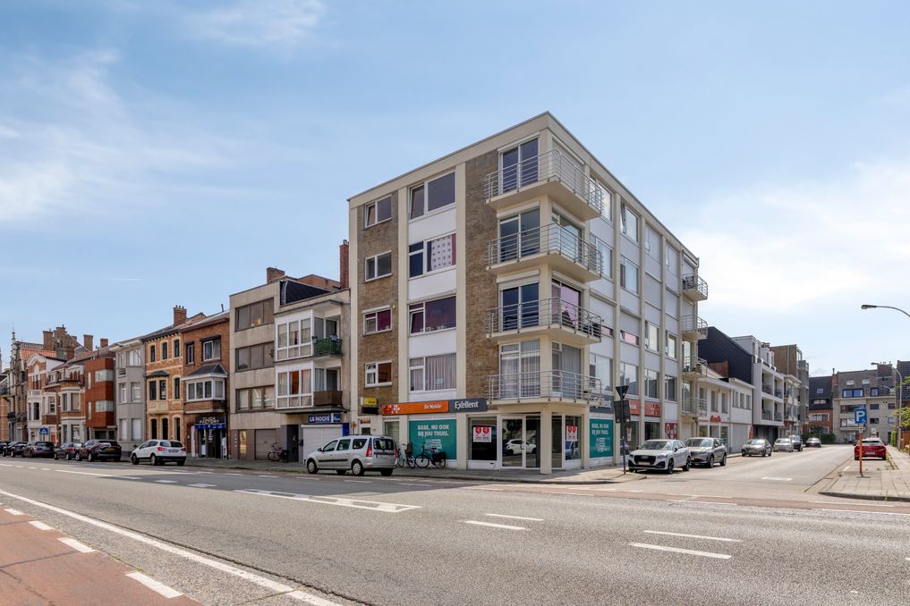 Te huur handelspand op commerciële ligging Gistelse Steenweg