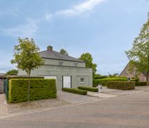 Ruime dokterswoning met praktijk te koop in Hoogstraten