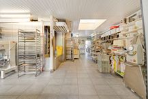 Handelspand, atelier en ruime woonst te koop in Gistel