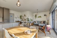 Lichtrijk appartement met één slaapkamer en zonnige stadstuin