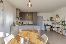 Lichtrijk appartement met één slaapkamer en zonnige stadstuin