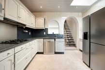Ruim huis met 3 slaapkamers, tuin en garage in Deurne!