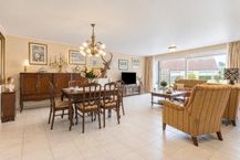 Appartement met drie slaapkamers en ruim terras.