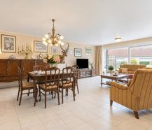 Appartement met drie slaapkamers en ruim terras.