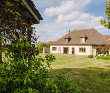 Riante villa op een perceel van 2641m² in Otegem