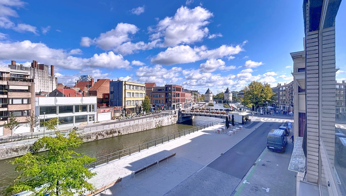 Ruim gerenoveerd appartement te huur aan de Leie te Kortrijk