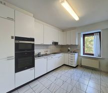 Lichtrijk en uiterst ruim appartement met 3 slaapkamers te huur in Brugge