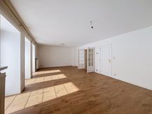 Lichtrijk en uiterst ruim appartement met 3 slaapkamers te huur in Brugge