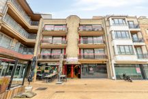 Sfeervol, veelzijdig handelspand (67 m²) in galerij te Heist
