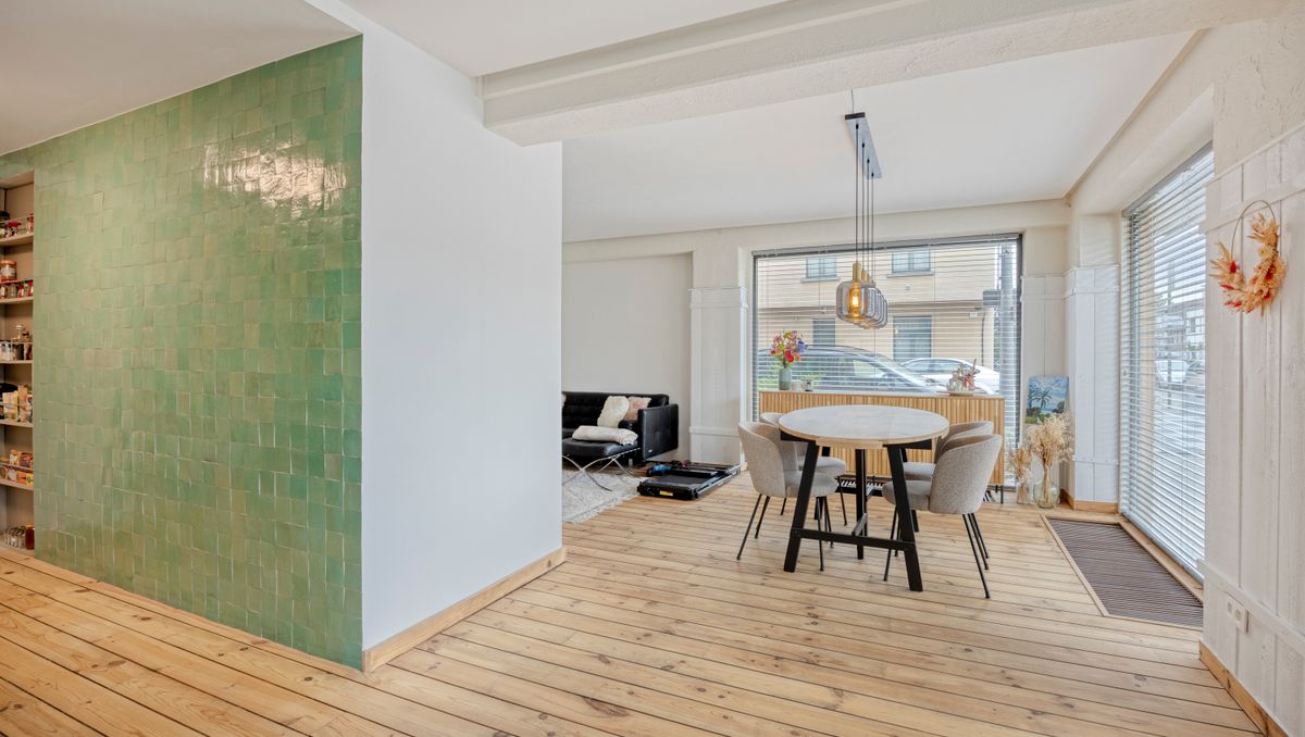 Handelszaak momenteel ingericht als appartement te koop!