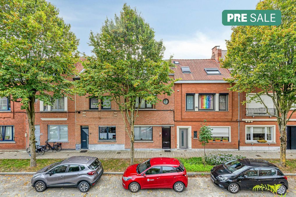 Huis te koop met veel mogelijkheden en tuin te Gentbrugge 