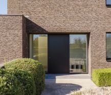 Exclusieve villa met zwembad en paardenstallen in Heule!