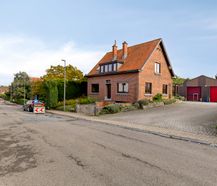 Te renoveren huis met grote loods nabij centrum Meise