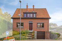 Te renoveren huis met grote loods nabij centrum Meise
