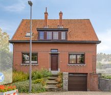 Te renoveren huis met grote loods nabij centrum Meise